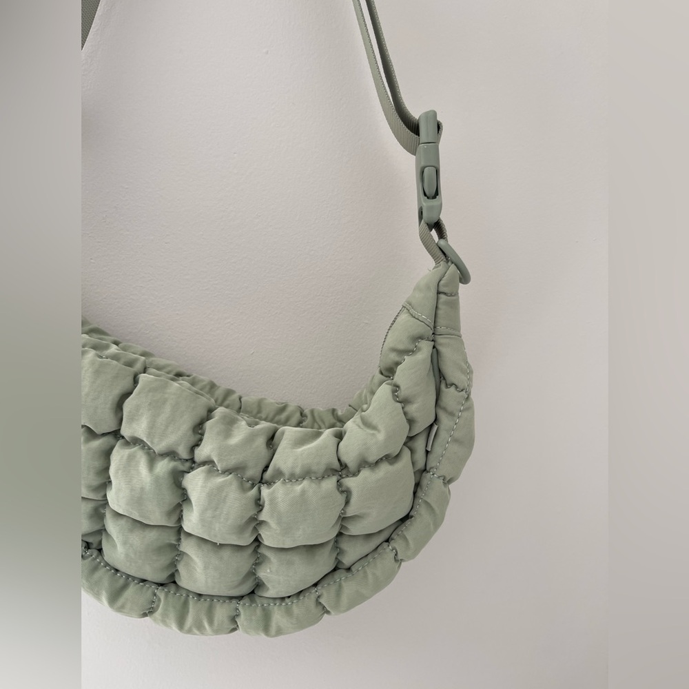 Elegant Sage Green Quilted Shoulder Bag - Picture 2 of 8